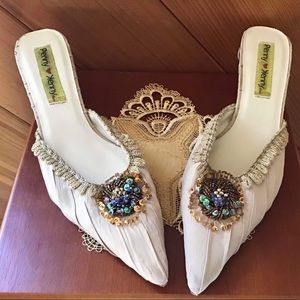 Penny❤️Kenny Beaded kitten heel mules size 8